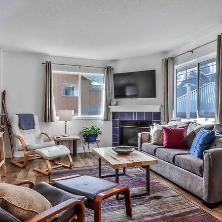 Big Mountain Views - Bright 2-Story Corner Unit Leilighet Canmore Eksteriør bilde